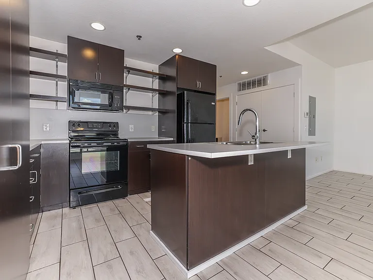 10 N Greenwood Ave — Photo 15