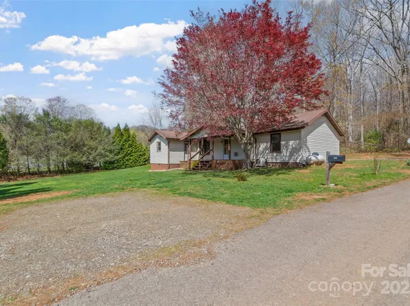 111 Boone St, Burnsville, NC 28714