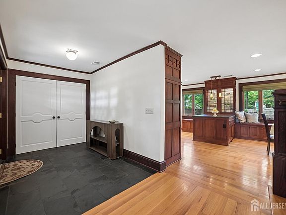 4th image of 3811 Park Ave