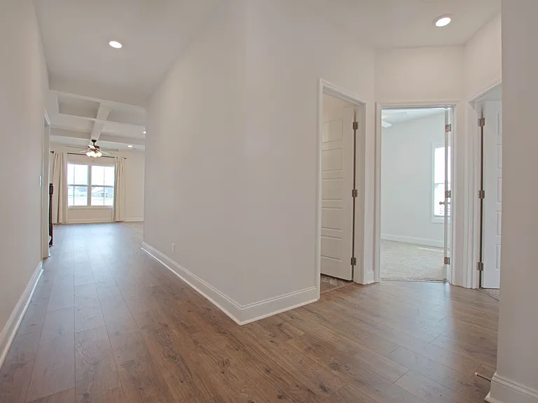 609 Wespanee Way — Photo 3