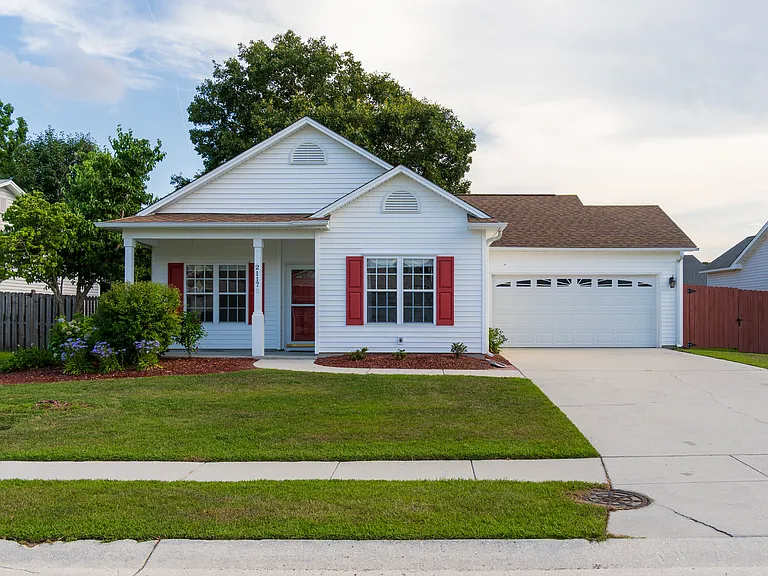 2117 Heathwood Dr — Photo 1