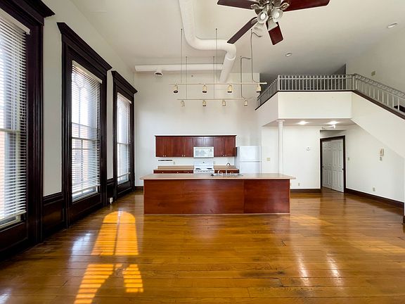 2nd image of 122 S Walnut St APT 306