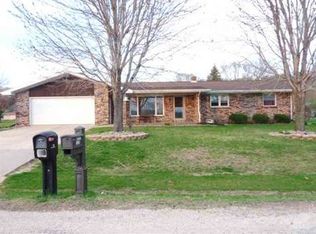 1638 Thomas St, Hazel Green, WI 53811