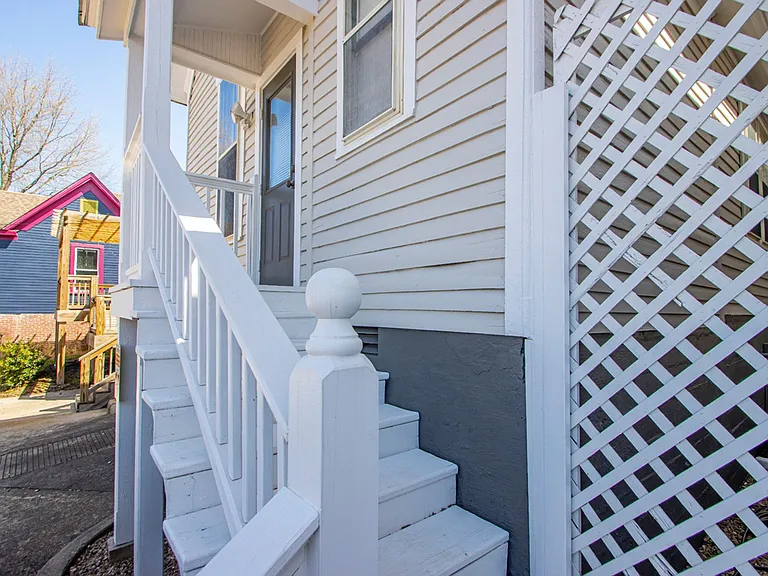 112 S Pulaski St — Photo 28