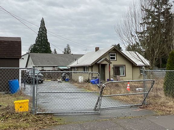 3rd image of 1436 SE 148th Ave