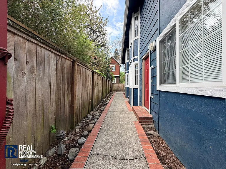 630-632 S State St Tacoma — Photo 23