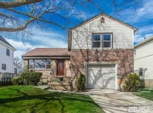 129 W Valley Stream Blvd, Valley Stream, NY 11580