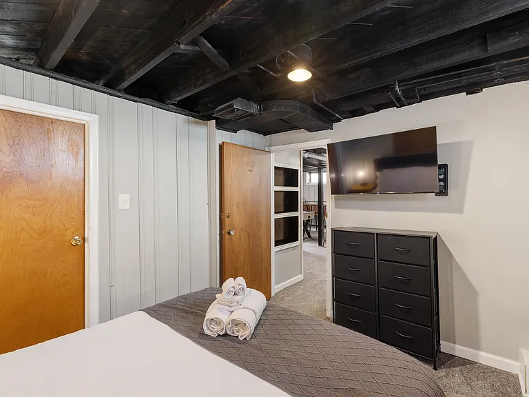 2399 Bacon Ave — Photo 28