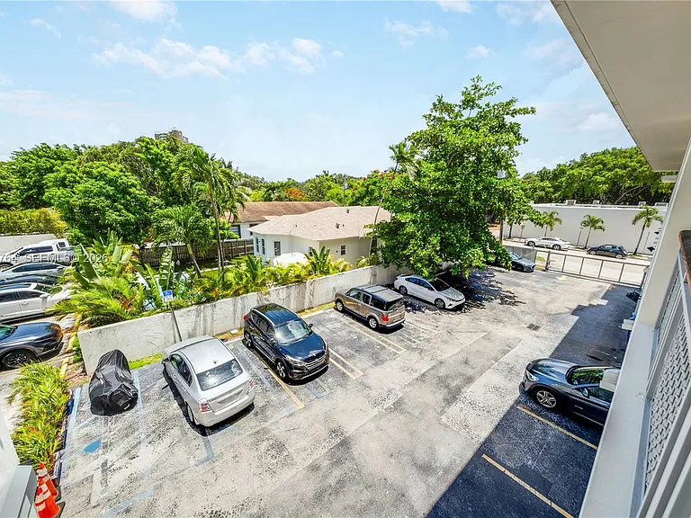 6701 Biscayne Blvd #201 — Photo 11