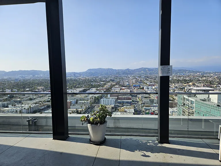 3810 Wilshire Blvd #411 — Photo 12