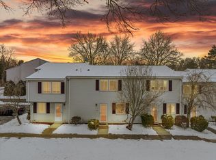 168 Hart St APT 31, Taunton, MA 02780