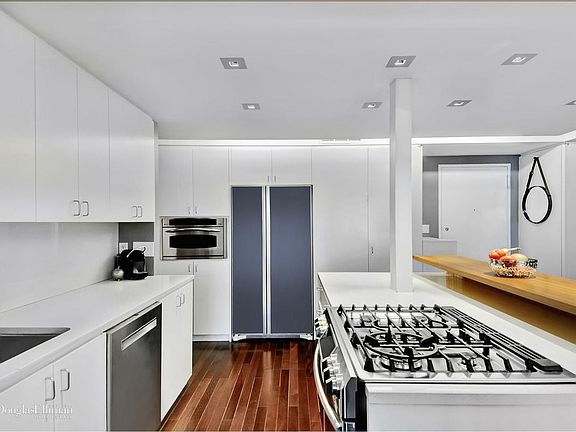 3rd image of 200 E 84th St #10D11D