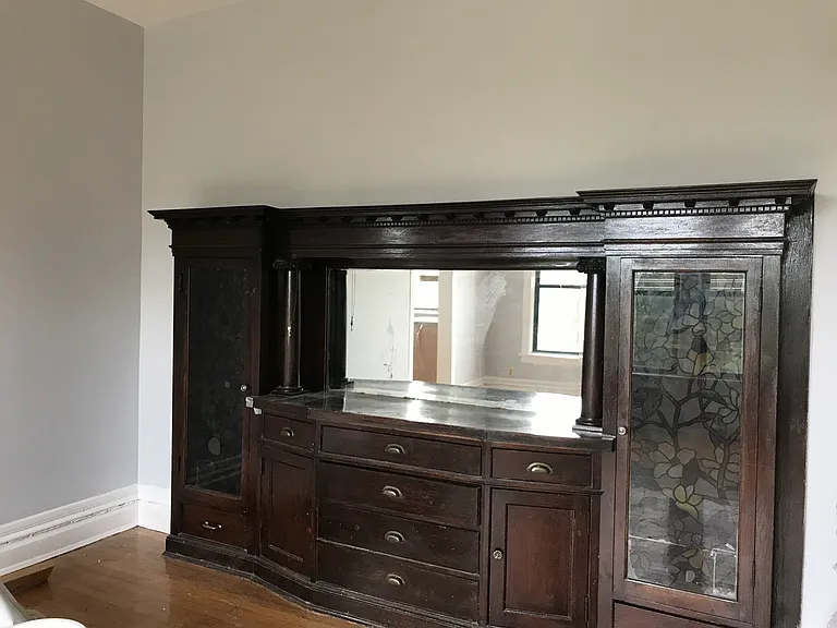 741 E 62nd St #3 — Photo 3