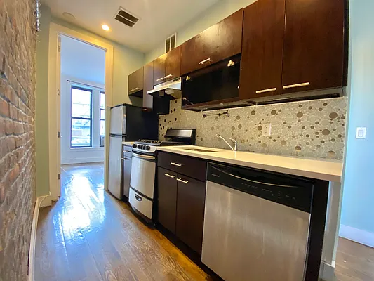 Rented by Simply Brooklyn Realty Inc | media 8