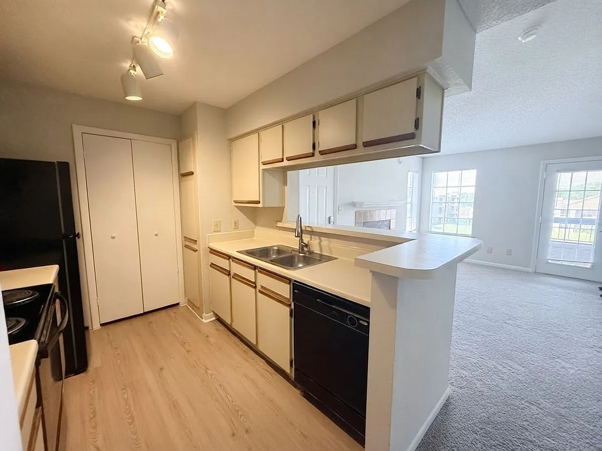 Regency Gardens B308 - Regency Gardens B308 — Photo 3