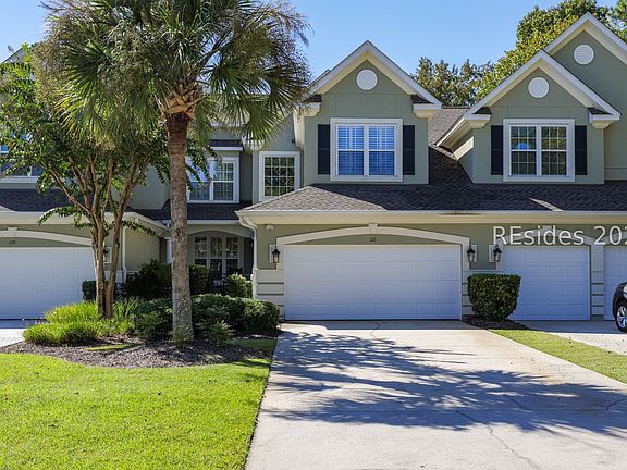 3rd image of 221 Farnsleigh Avenue