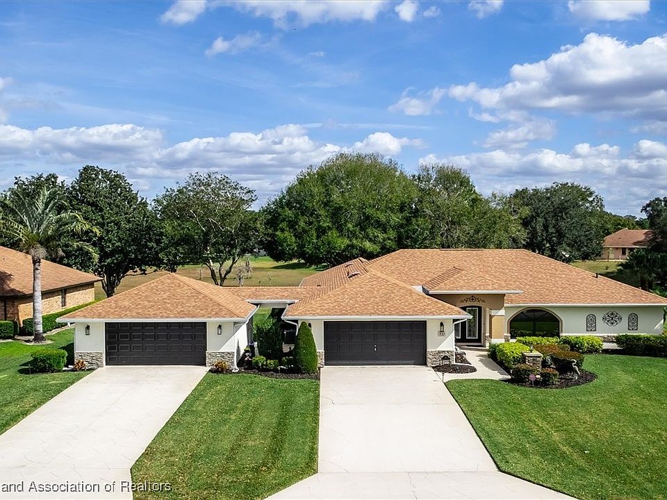 1st image of 44 Meadowlake Cir N