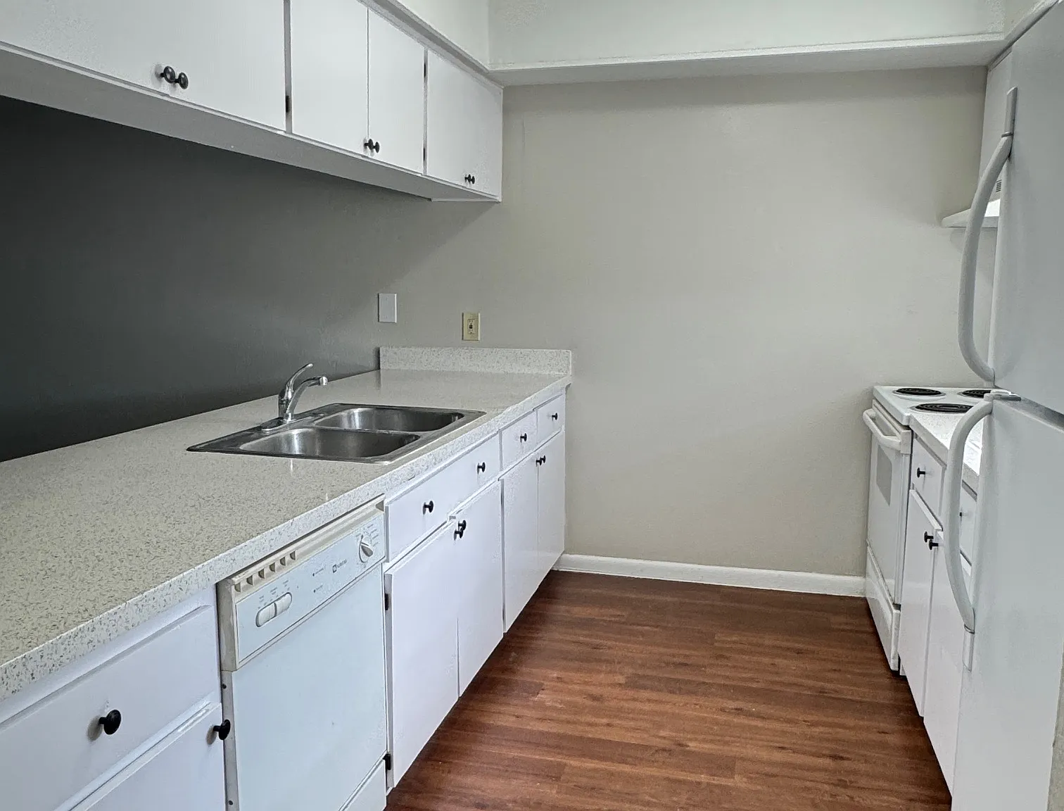 2826 SE Santa Barbara Pl - 203 — Photo 3