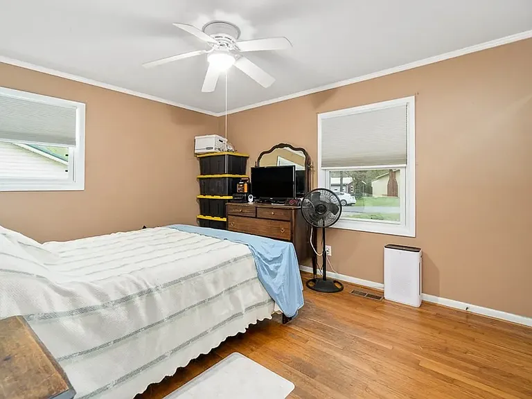 1184 Glenwood Dr — Photo 7