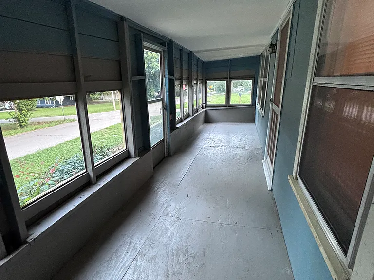 301 N Kates Ave — Photo 32