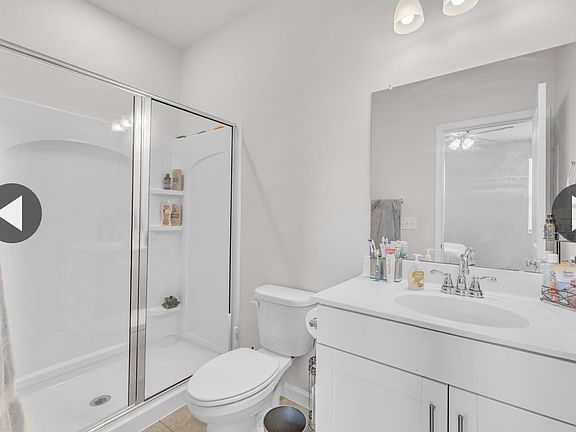 5th image of 122 Enterprise Dr #1