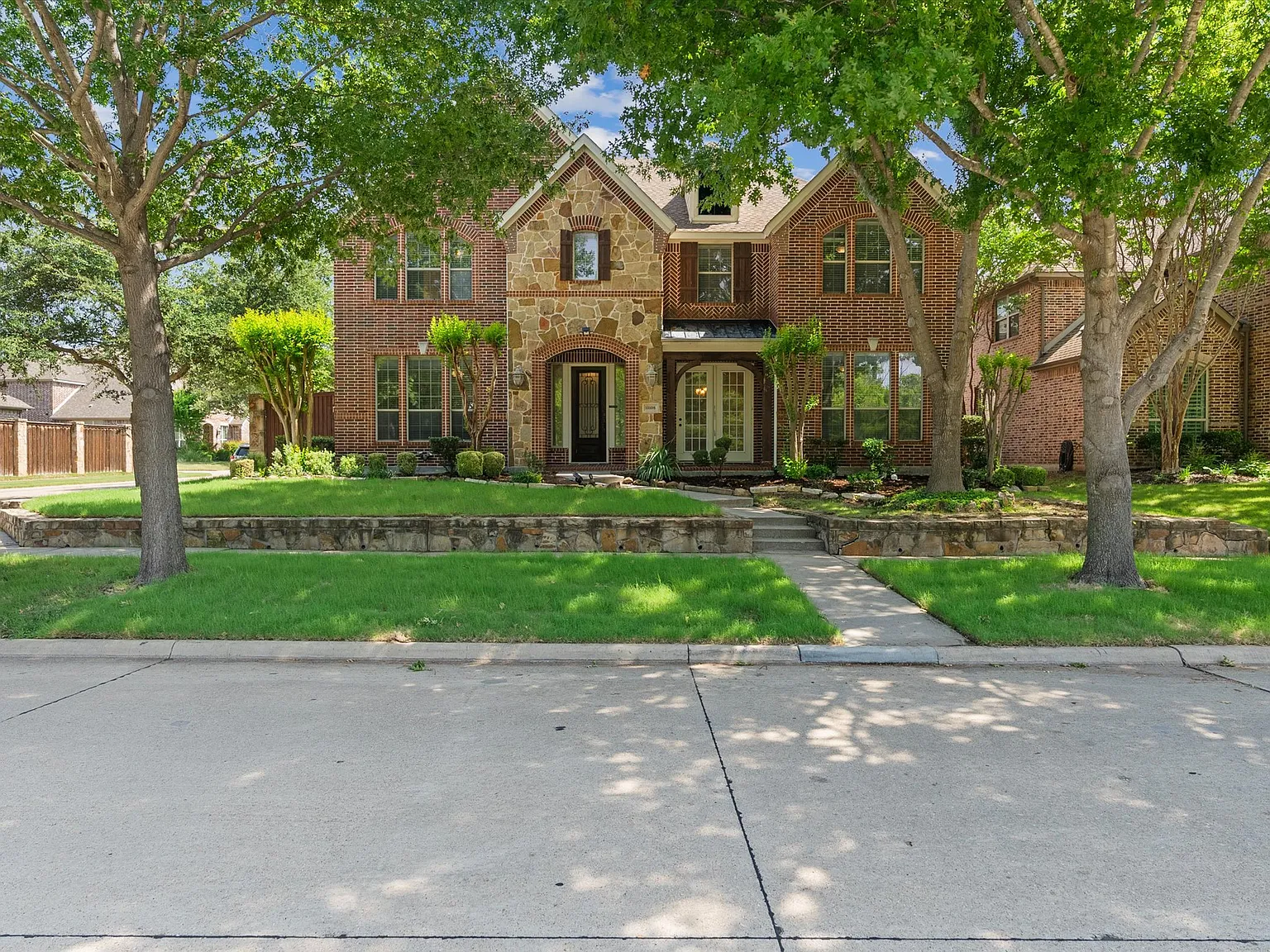 6 bed, 4523 sqft, $5,500 — Photo 3