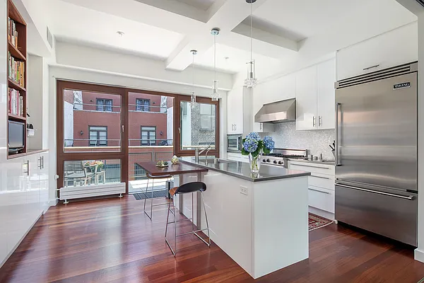 Sold by Corcoran | media 24