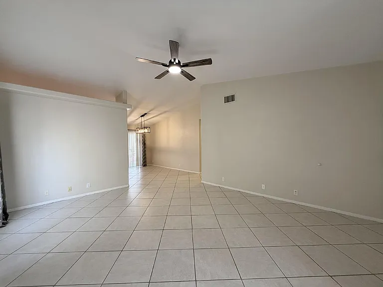 4408 S Caitlan Ave — Photo 3