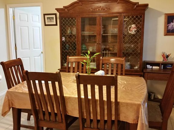 5th image of 1130 Nagle St
