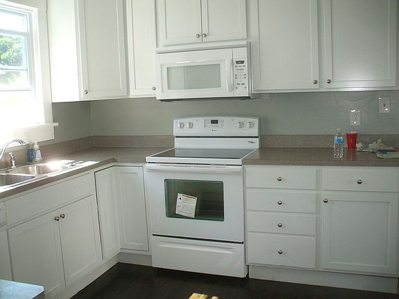 2nd image of 124 E Liberty St