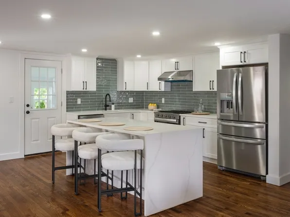 52 Valley Rd, Boston, MA 02124