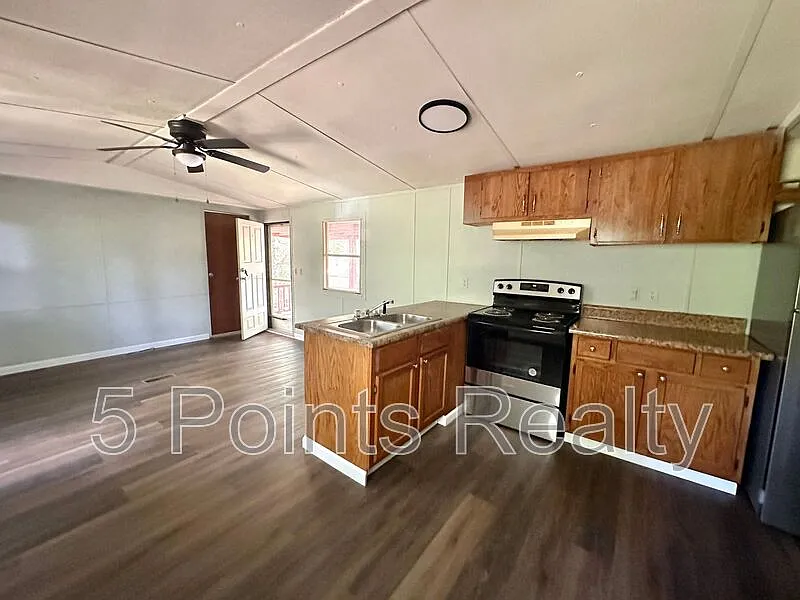 2 bed, 1.0 bath, 800 sqft, $998 — Photo 4