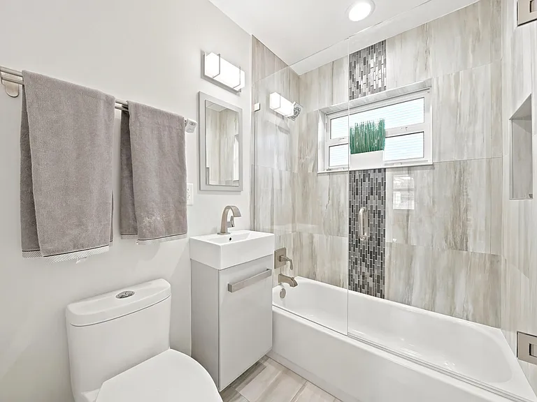 3140 NE 12th Ave — Photo 14