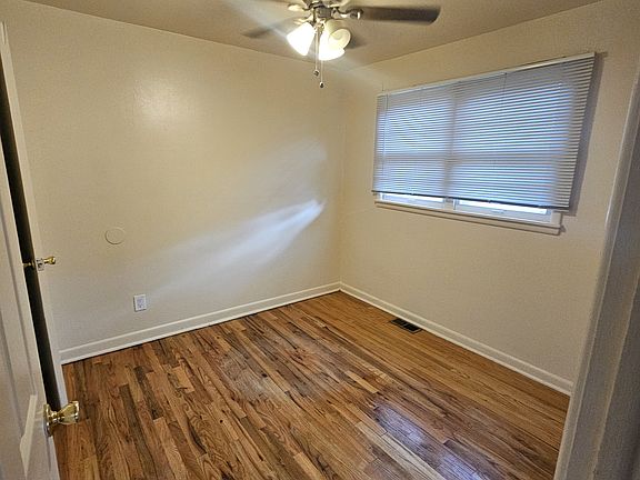 4th image of 3703 W Ellsworth Ave