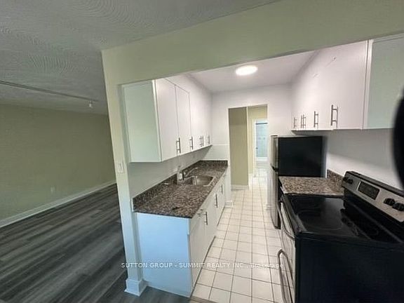 5th image of 105 Raglan Ave #503