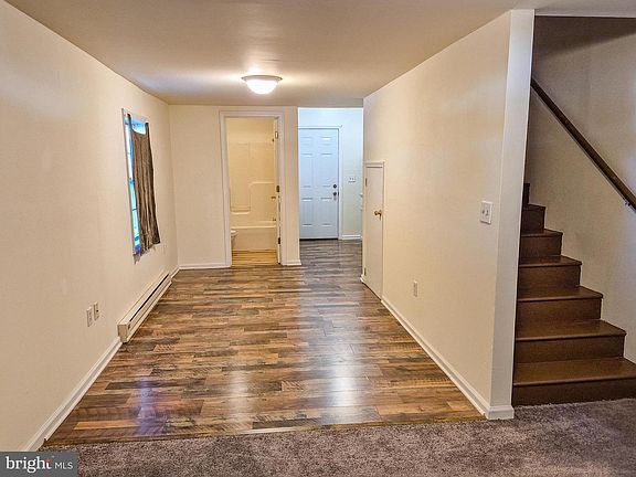 3rd image of 814 Center St