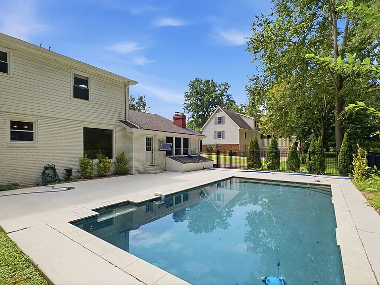 1303 General Macarthur Dr — Photo 34