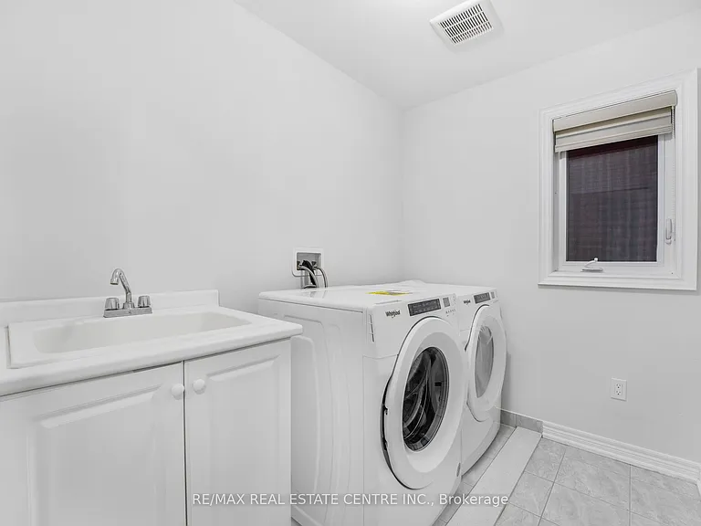 5 Forsyth Cres E — Photo 20