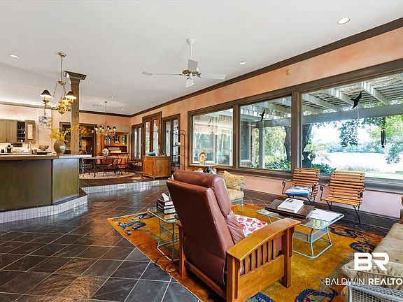 5th image of 3325 Riviere Du Chien Rd