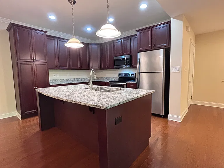 616 Lois Ln #616 — Photo 9