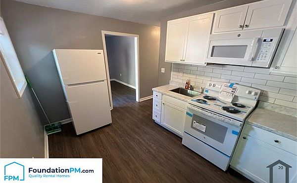 1st image of 728 Saint Paul Ave APT 3