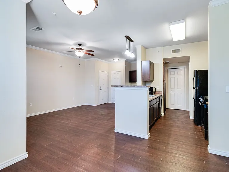 9613 Maurice Ave — Photo 11