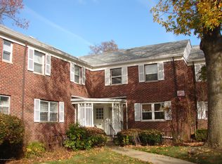 34 Manor Dr, Red Bank, NJ 07701