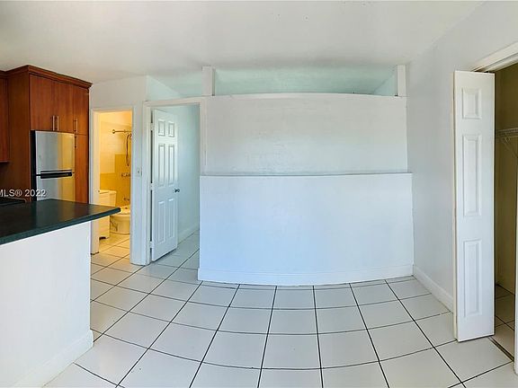 4th image of 4081 N Dixie Hwy APT 28