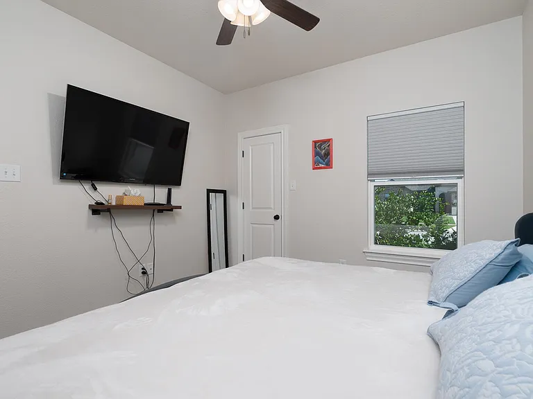 358 Blue Lake Dr — Photo 4