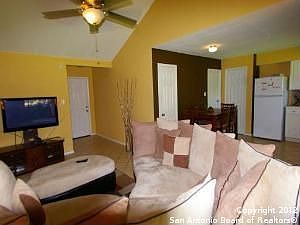 3rd image of 5351 Encanta St