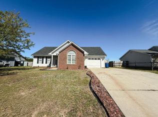 301 Buckeye Dr, Raeford, NC 28376