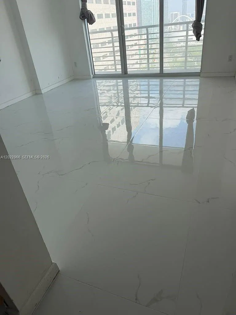One Miami West Condo — Photo 3