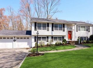 8 Perera Ave, Wayne, NJ 07470