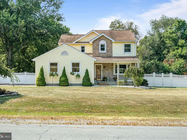 106 Academy Dr, Elkton, MD 21921